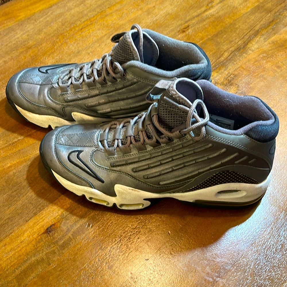 Nike Air Max Griffey II Metallic/Dark Grey Athletic Shoes Size 10.5
